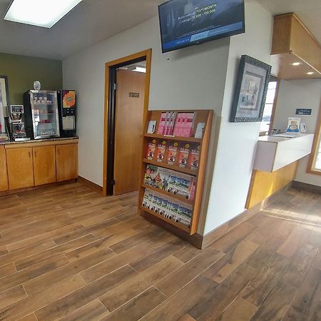 מלון Super 8 By Wyndham Minot Airport מראה חיצוני תמונה