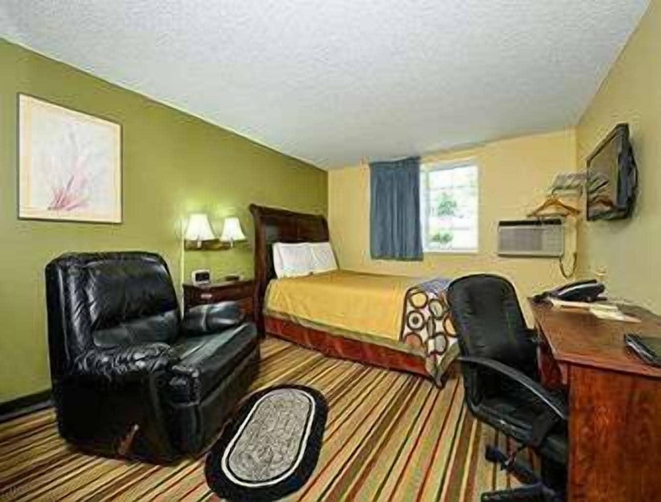 מלון Super 8 By Wyndham Minot Airport מראה חיצוני תמונה