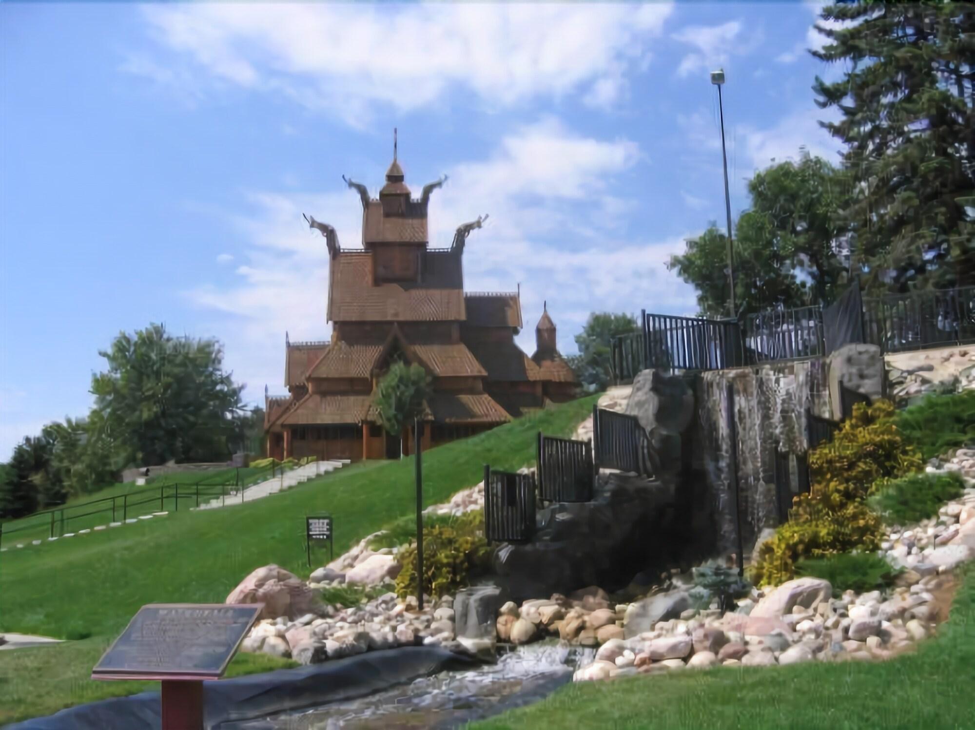 מלון Super 8 By Wyndham Minot Airport מראה חיצוני תמונה